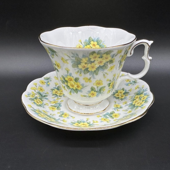 Royal Albert Nell Gwynn Series Drury Lane Tea Cup Saucer England Bone China - Picture 1 of 5